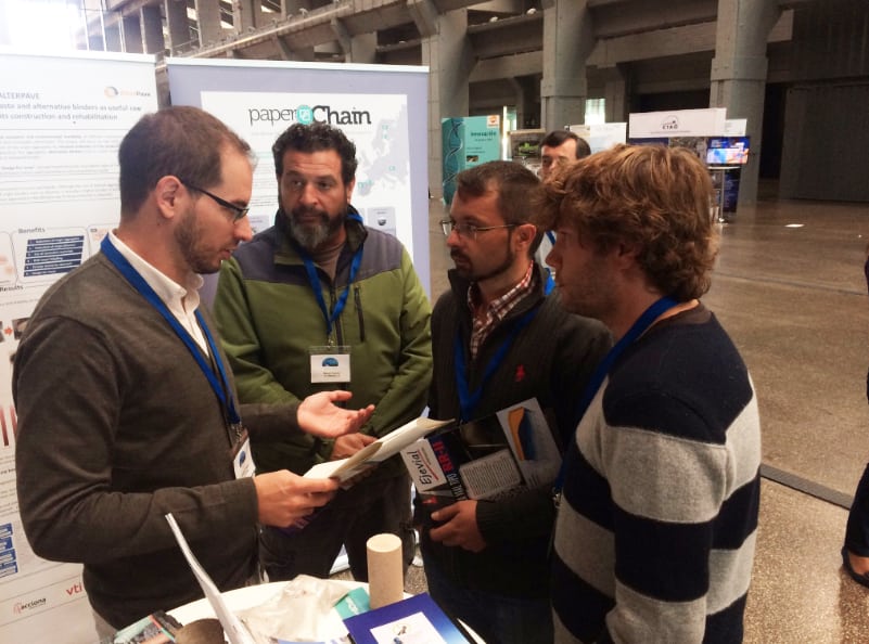 Presenting PaperChain at Innovacarretera 2017 in Madrid